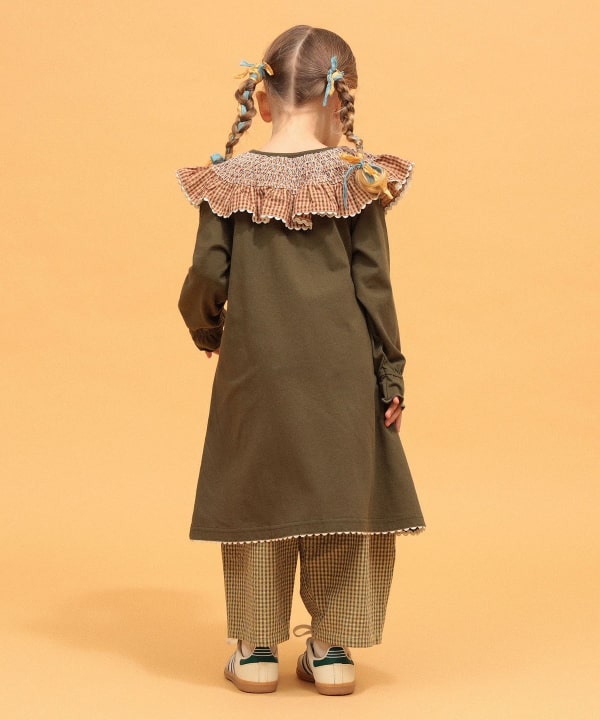 スモッキングフリルカラー ワンピース 2026FW（90～140cm） Model：H104（cm）Size：110