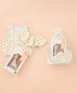 【オンラインショップ限定】ギフトセット（ベスト ＆スタイ ＆ おもちゃ セット・6ヶ月～）