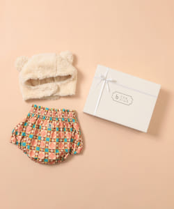 【あかちゃんフェア対象品】【オンラインショップ限定】ギフトセット（ボア耳付きキャップ ＆ タイル柄ブルマ・80cm～）