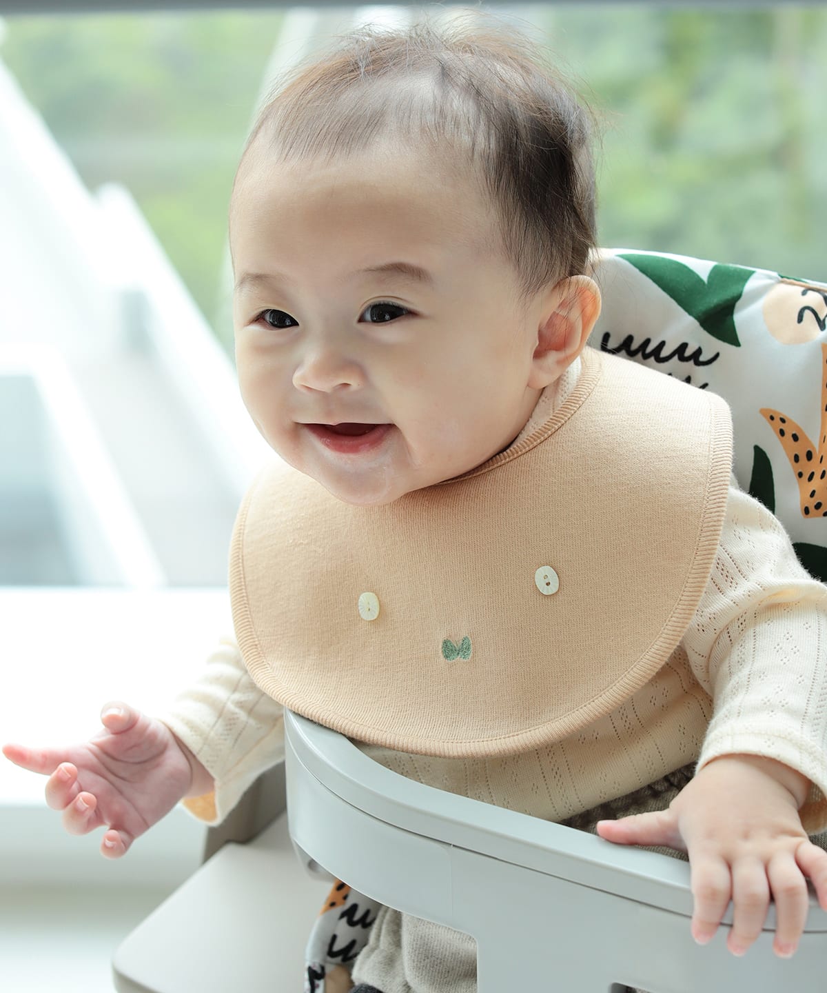 出産祝いに贈りたいおすすめのおしゃれなスタイ10選 日常使いからお出かけ用食事用にも ぐらんざ