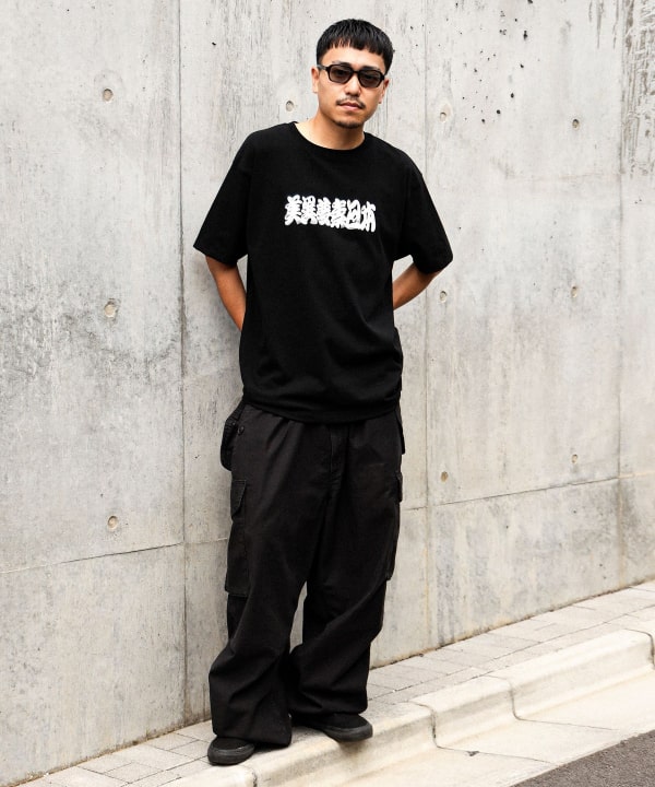 Mii Muso Japan Beard Character T-Shirt *Please refer to the image of the product alone against a white background for the actual color.