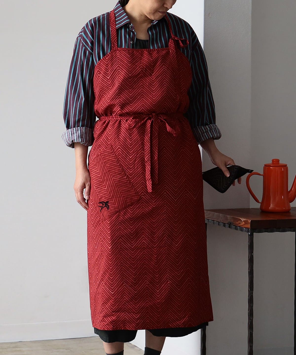インドブロックプリント ツバメ刺繍 エプロン 食器・キッチン・食品 MEN RED/シェプロンストライプ ONE SIZE インドブロックプリント ツバメ刺繍 エプロン 食器・キッチン・食品 MEN RED/シェプロンストライプ ONE SIZE