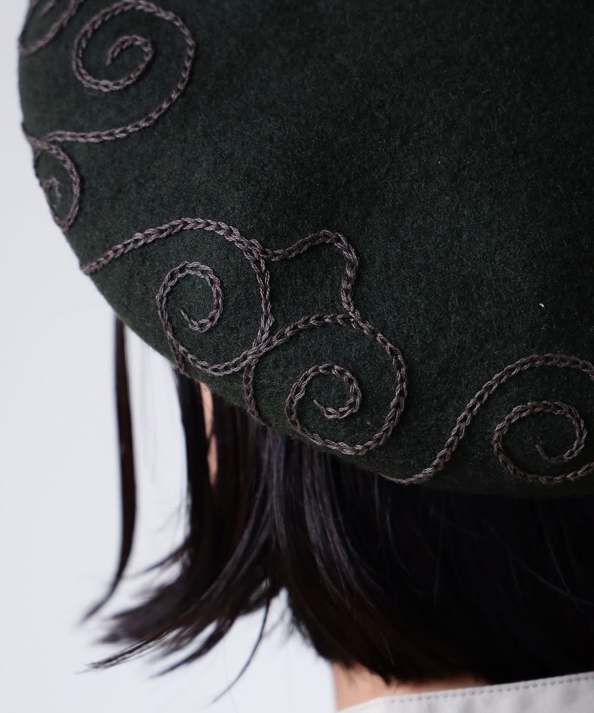 アイヌ刺繍と曼荼羅染め生地　リバーシブルベレー帽 fennica（フェニカ）【別注】cableami / アイヌ刺繍ベレー（帽子