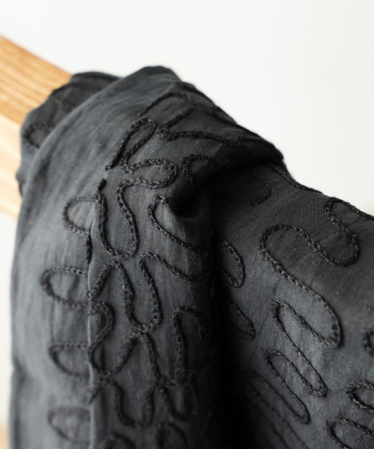 fennica（フェニカ）JURGEN LEHL / 刺繍ストール（ファッション雑貨