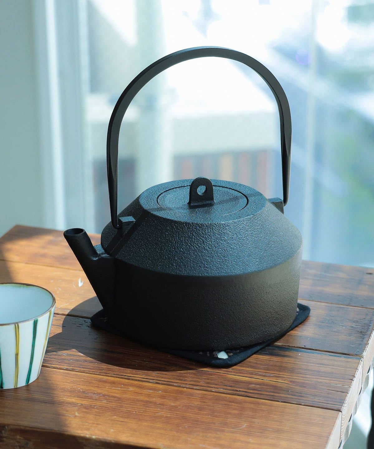 南部鉄瓶. iwatemo イワテモ ハッリ・コスキネン IH対応 南部鉄器 鉄瓶 / 南部鉄瓶 / iwatemo イワテモ / ハッリ・コスキネン S