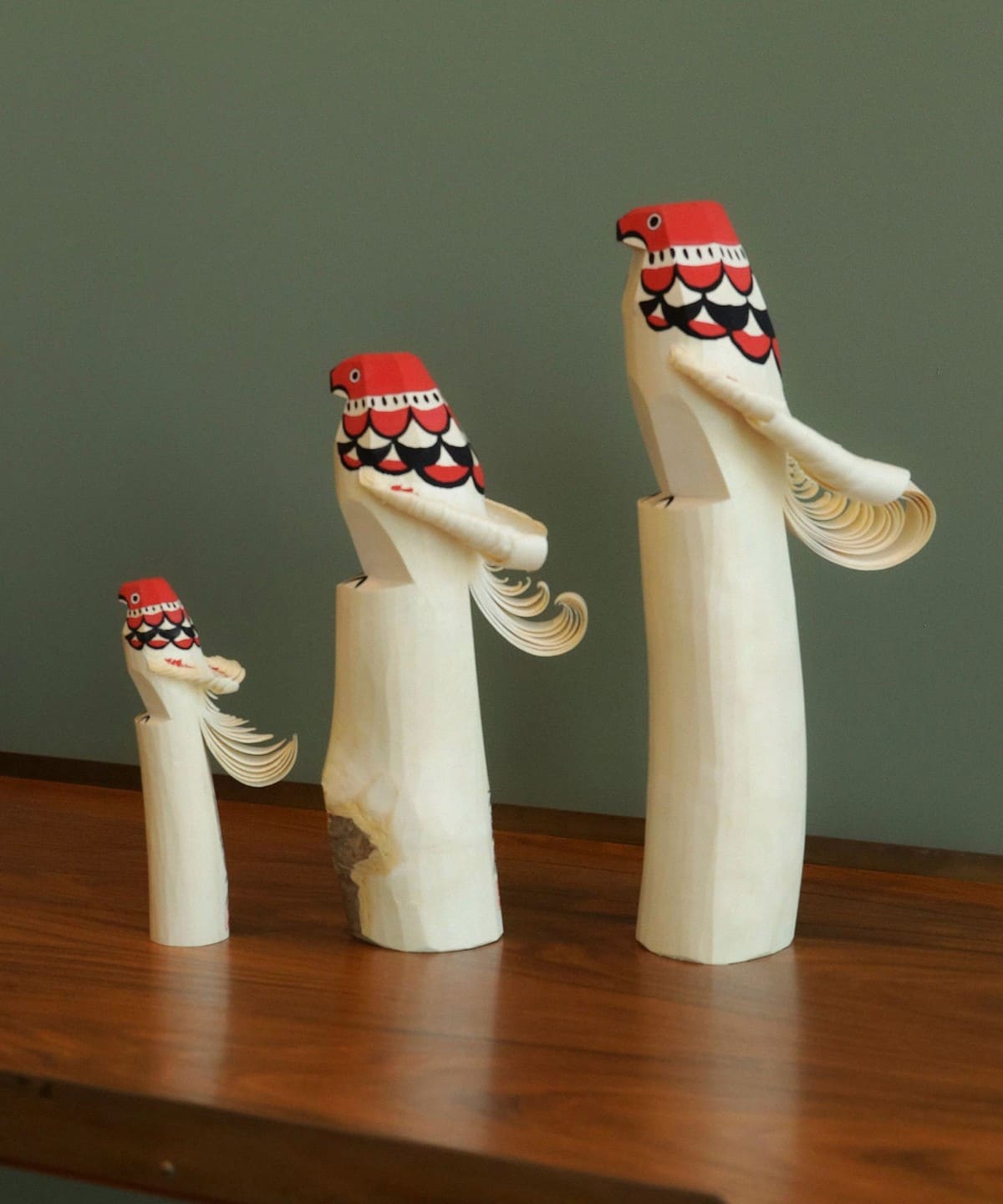 fennica（フェニカ）笹野一刀彫 鷹山 / お鷹ぽっぽ 赤タカ 丸目 5号