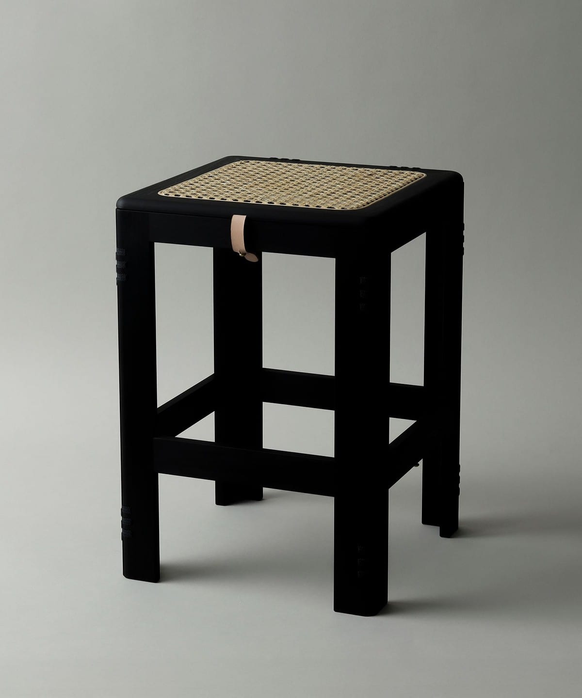 平山日用品店 / patol stool 檜木圓凳 黑