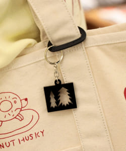 VOU / 木ーホルダー