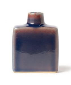 Pebble Ceramic Design Studio / LONG10 FLOWER VASE SQUARE