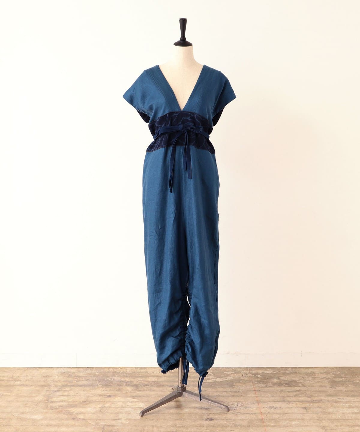 【SALE】CATHRI カスリ Linen Jumpsuit オールインワン Calling（コーリング）CATHRI Navy Rose Linen Jumpsuit（パンツ