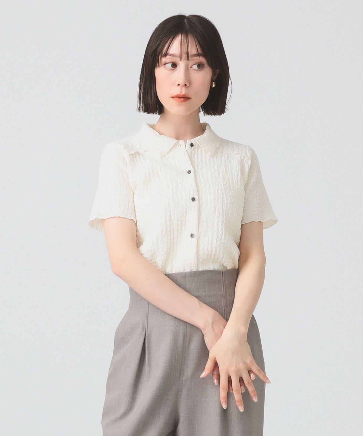 シャーリング メロー シャツ シャツ・ブラウス WOMEN OFF WHITE ONE SIZE シャーリング メロー シャツ シャツ・ブラウス WOMEN OFF WHITE ONE SIZE