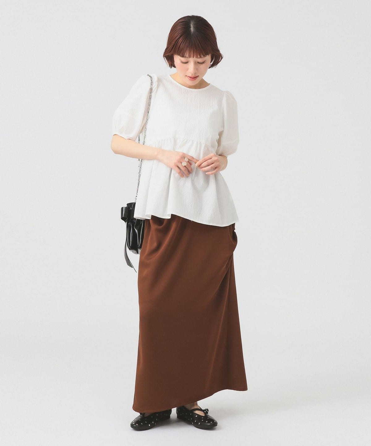 新品、未使用‼️Ray BEAMS ランタンスリーブギャザーブラウス Ray BEAMS（レイ ビームス）ランタンスリーブ ギャザー ブラウス