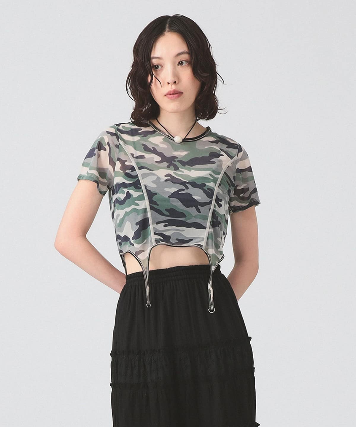 カモフラ パターン ガーターベルト トップス Tシャツ・カットソー WOMEN OLIVE ONE SIZE カモフラ パターン ガーターベルト トップス Tシャツ・カットソー WOMEN OLIVE ONE SIZE