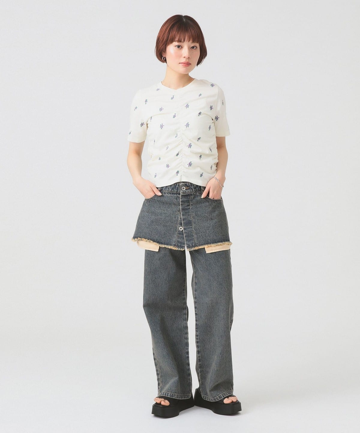 Ray BEAMS（レイ ビームス）フラワー 刺繍 シャーリング Tシャツ（T