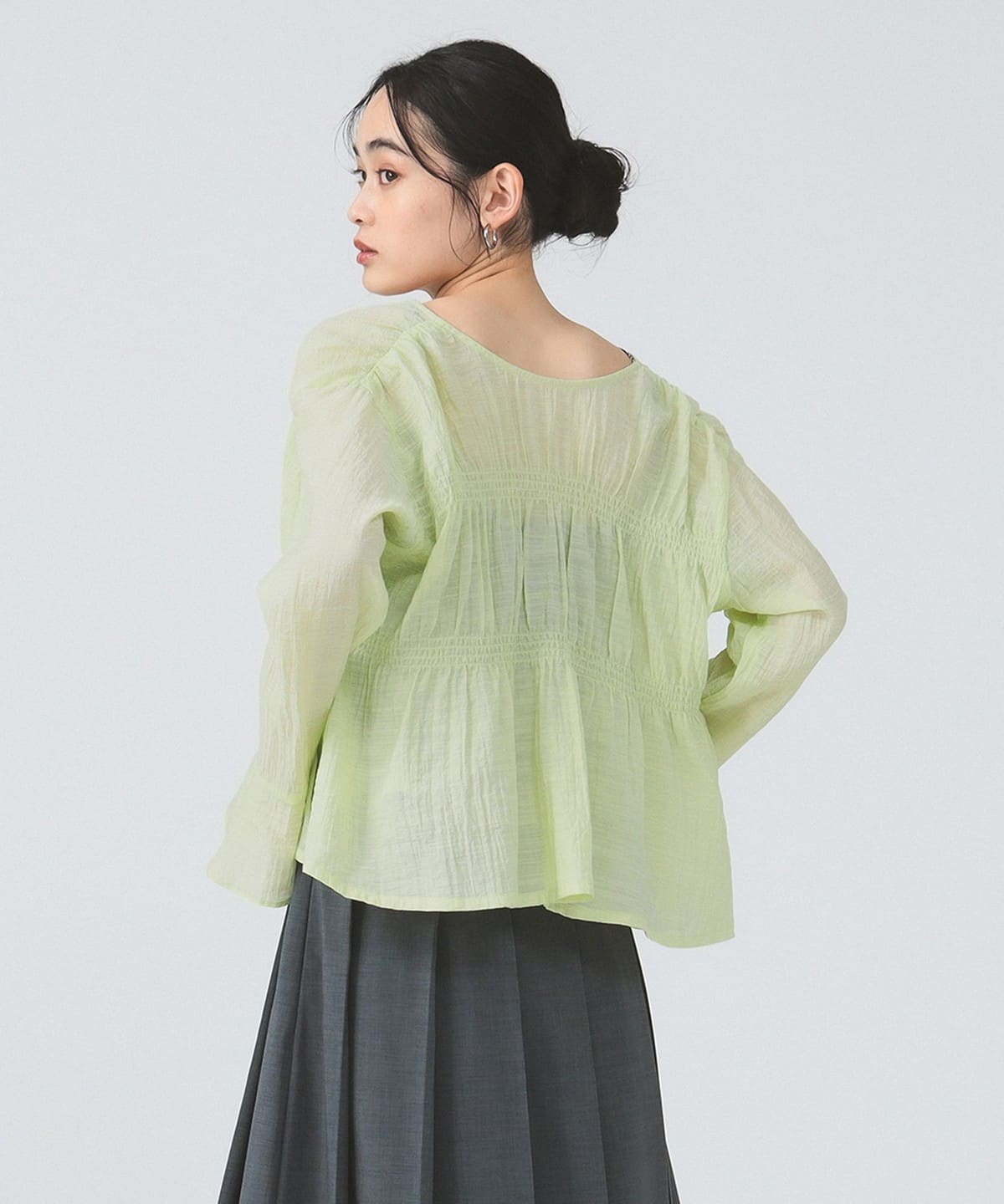 Ray BEAMS Ray BEAMS Shirring Ribbon Blouse (Shirts, Blouses