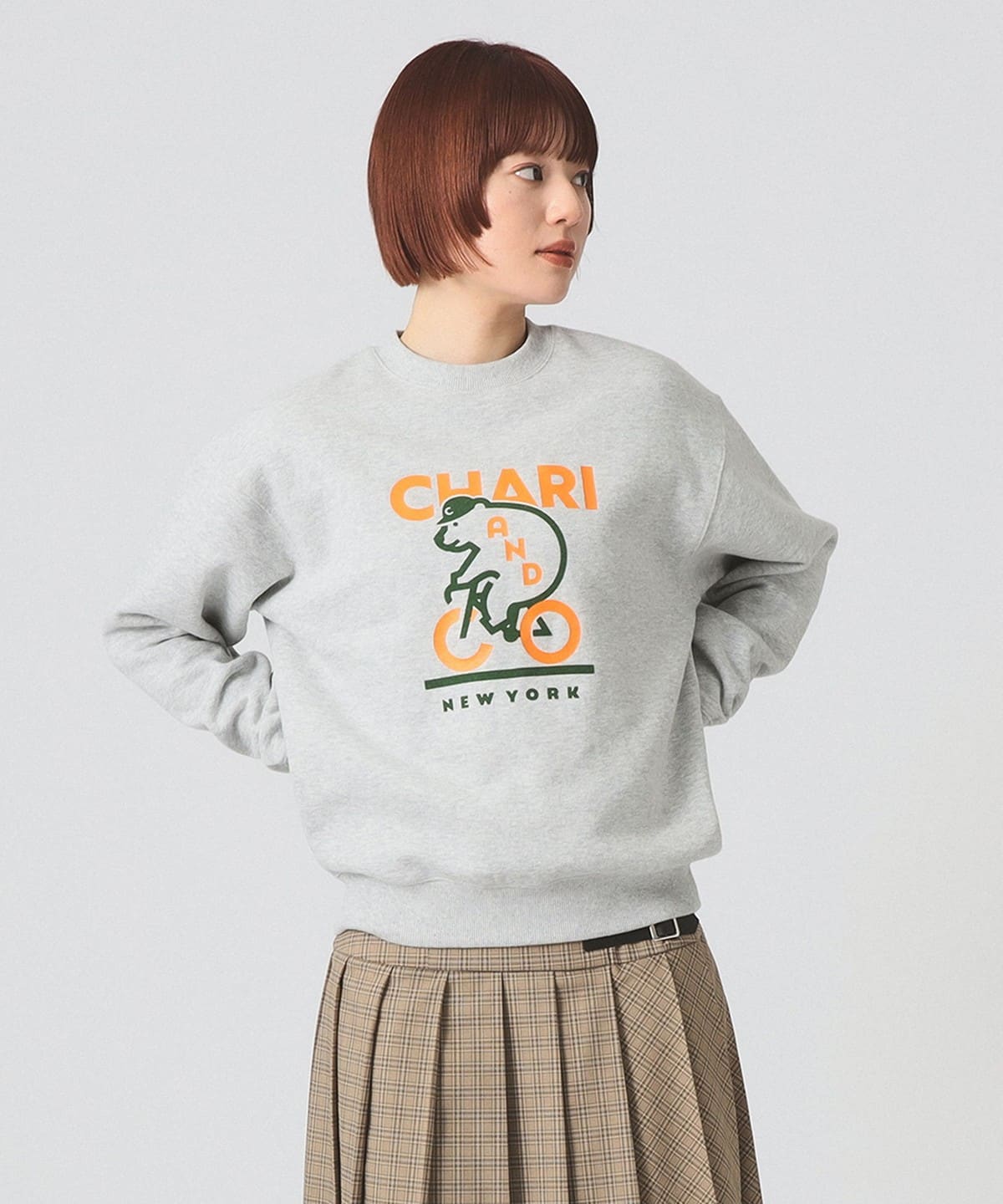 【別注】CHARI & CO チャリアンドコー / TO BEAR MOUNTAIN CREWNECK SWEAT トップス WOMEN HEATHER GRAY ONE SIZE 【別注】CHARI & CO チャリアンドコー / TO BEAR MOUNTAIN CREWNECK SWEAT トップス WOMEN HEATHER GRAY ONE SIZE
