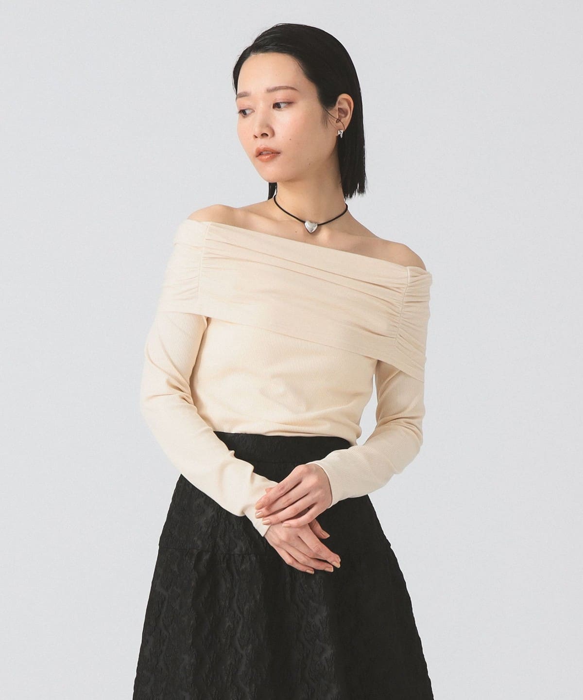 リブ ギャザー オフショルダー Tシャツ Tシャツ・カットソー WOMEN IVORY ONE SIZE リブ ギャザー オフショルダー Tシャツ Tシャツ・カットソー WOMEN IVORY ONE SIZE
