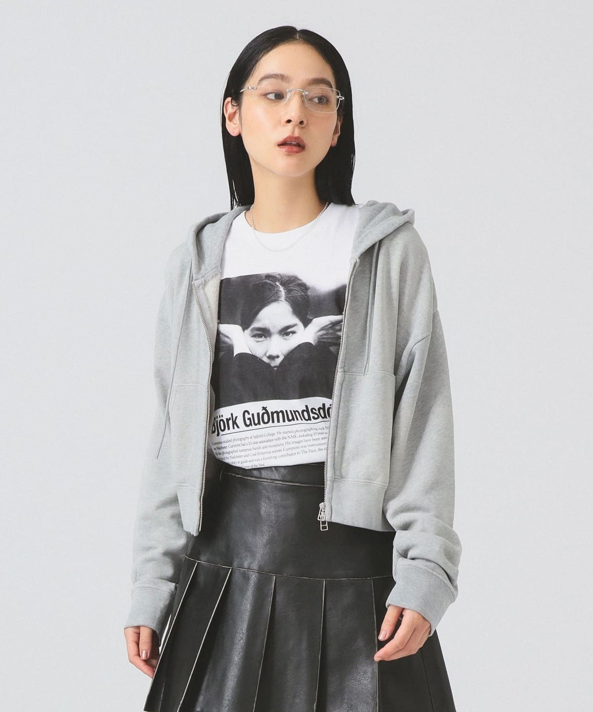 Rey BEAMS Shiomi Wada 花束 グレー スウェット 新品 Rey BEAMS Shiomi Wada 花束 グレー スウェット 新品