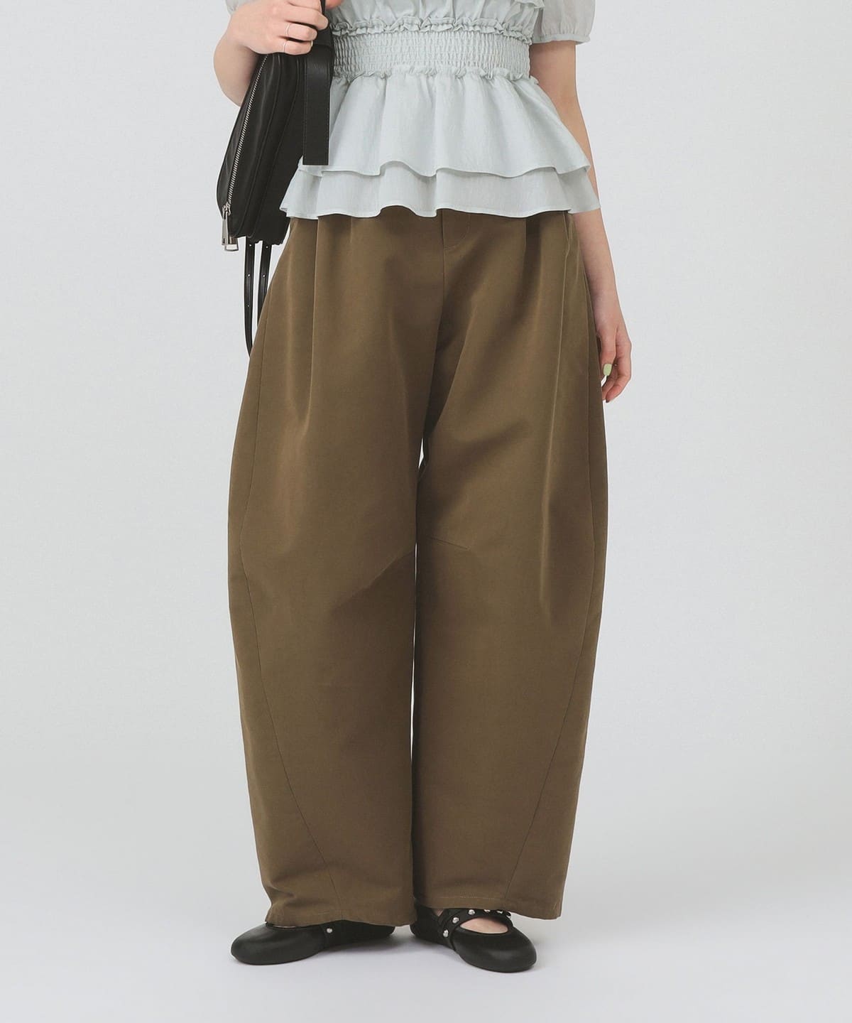 Ray BEAMS（レイ ビームス）2タック カーブ バレル チノパンツ（パンツ