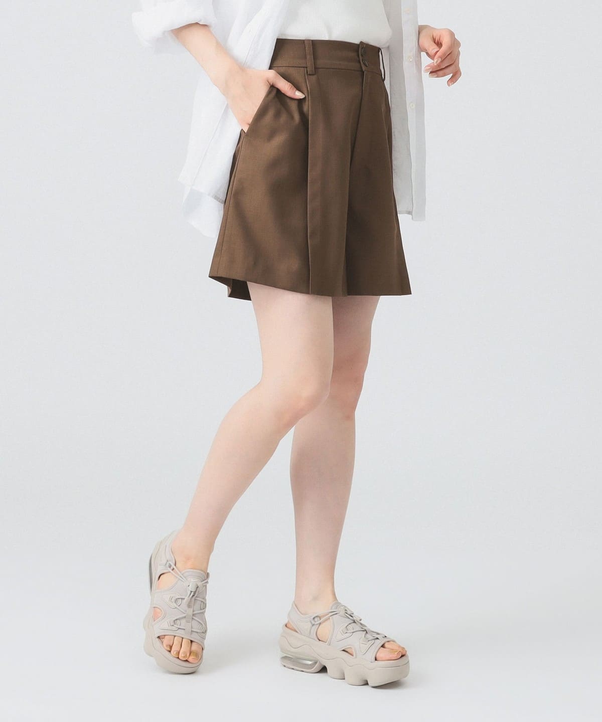 【グレージュ】1タックショートパンツ Ray BEAMS（レイ ビームス）【5/14再値下げ】1タック ショート パンツ