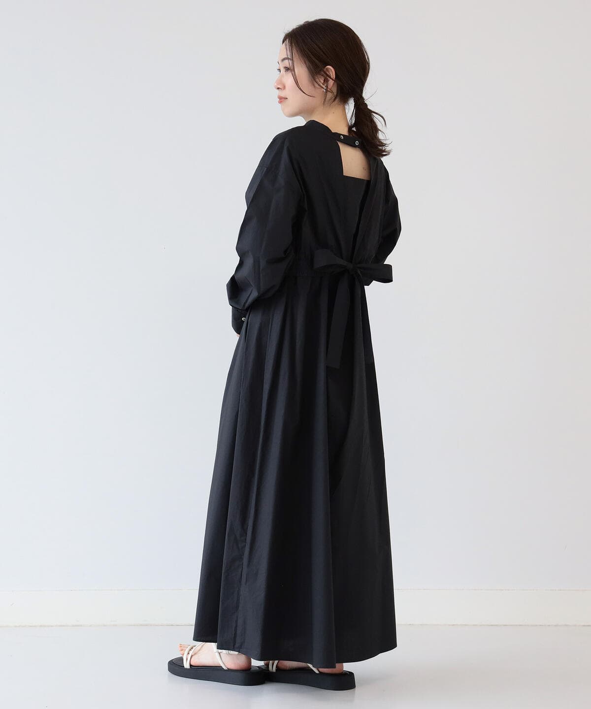 [Outlet] Ray BEAMS / Back Ribbon Crew Neck Dress