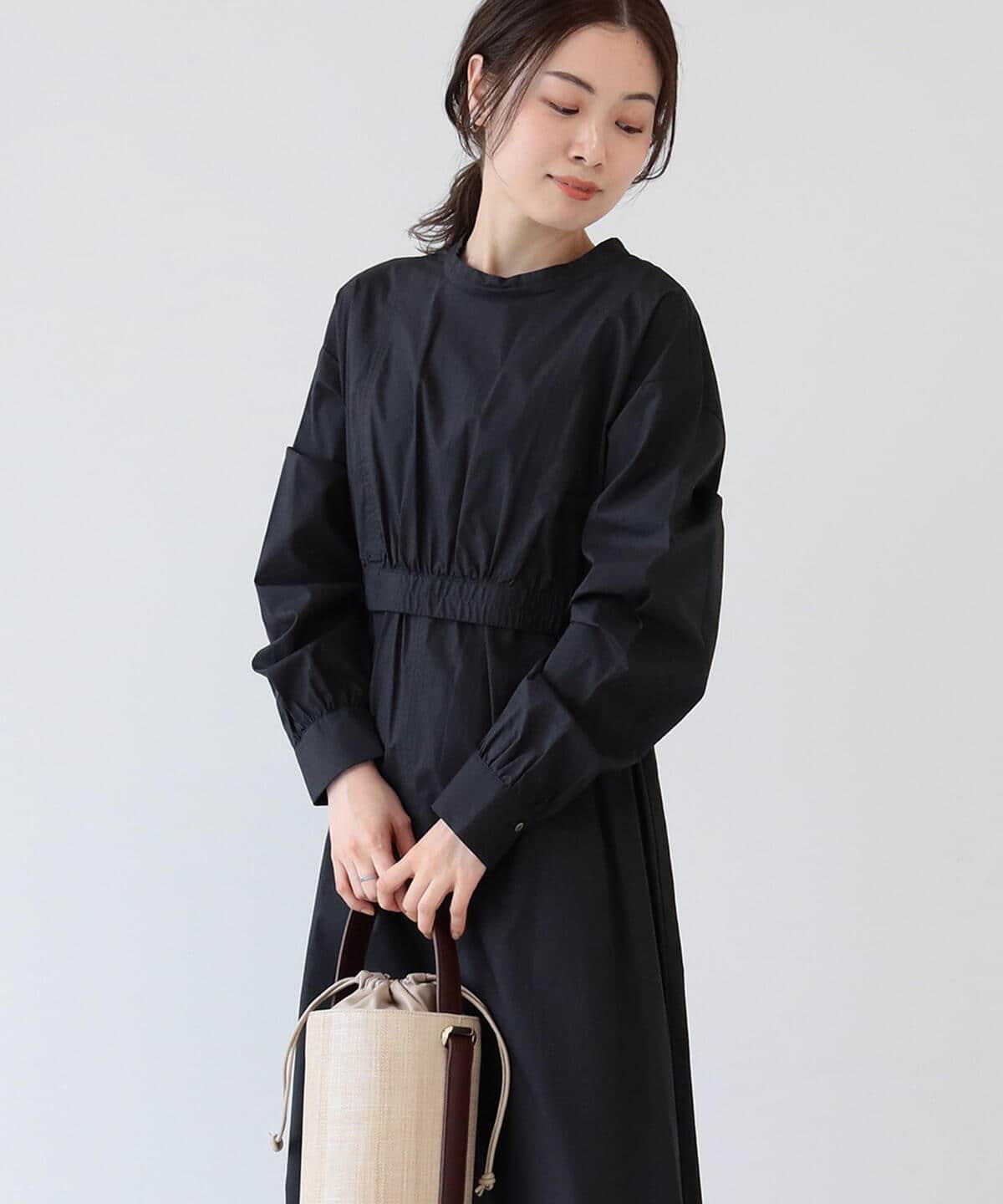 [Outlet] Ray BEAMS / Back Ribbon Crew Neck Dress