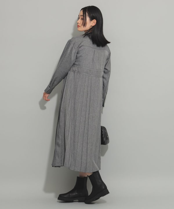 Ray BEAMS (Ray BEAMS) Herringbone Pleated Cut-and-Sew Dress (Dress Dress)  Available at BEAMS