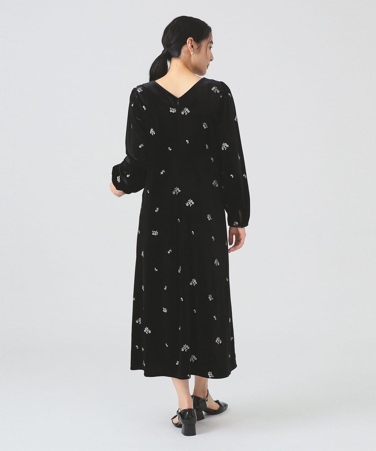 Ray BEAMS（レイ ビームス）【2/5再値下げ】ベロア 刺繍 ワンピース