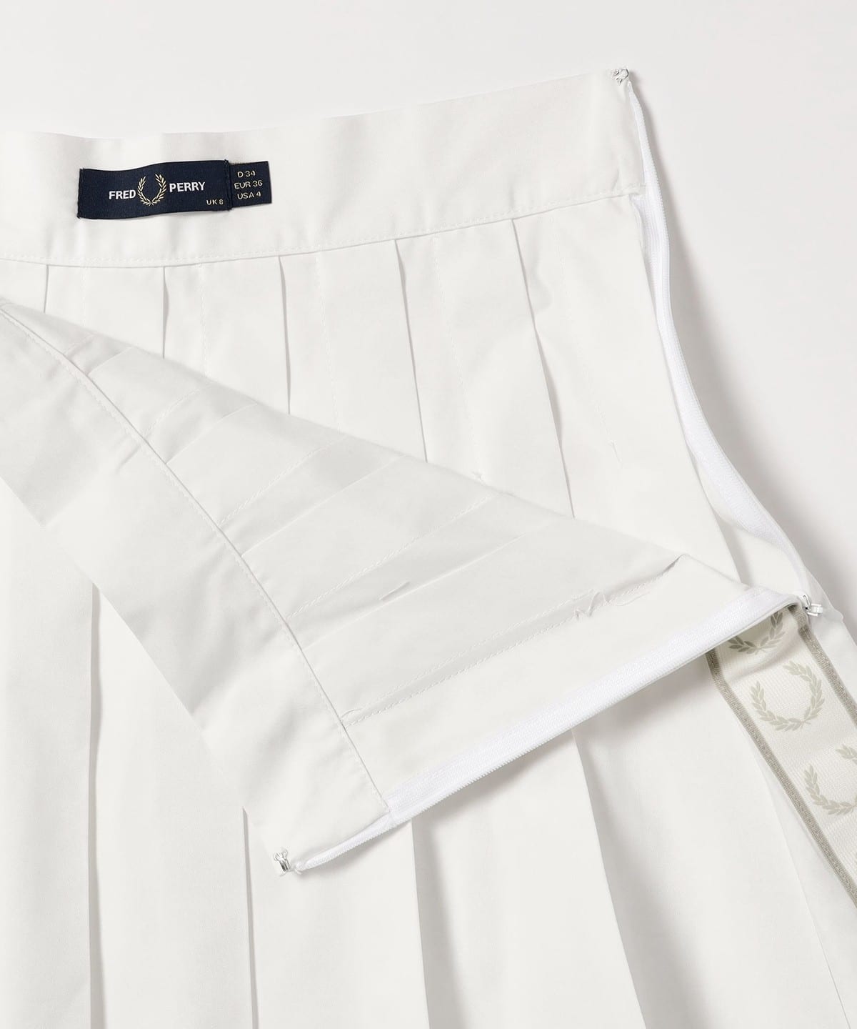 Fred Perry プリーツスカート ホワイト FRED PERRY（フレッドペリー） ティップド プリーツ スカート FRED