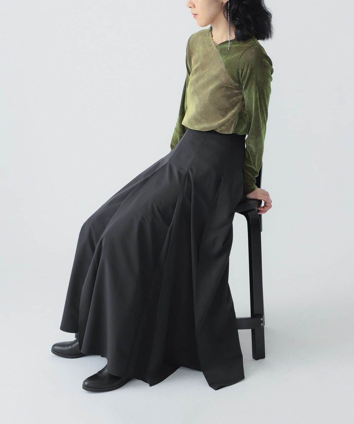 Ray BEAMS (Ray BEAMS) RBS / Taffeta Tuck Flare Skirt (Skirt Maxi / Long  Skirt) Available at BEAMS