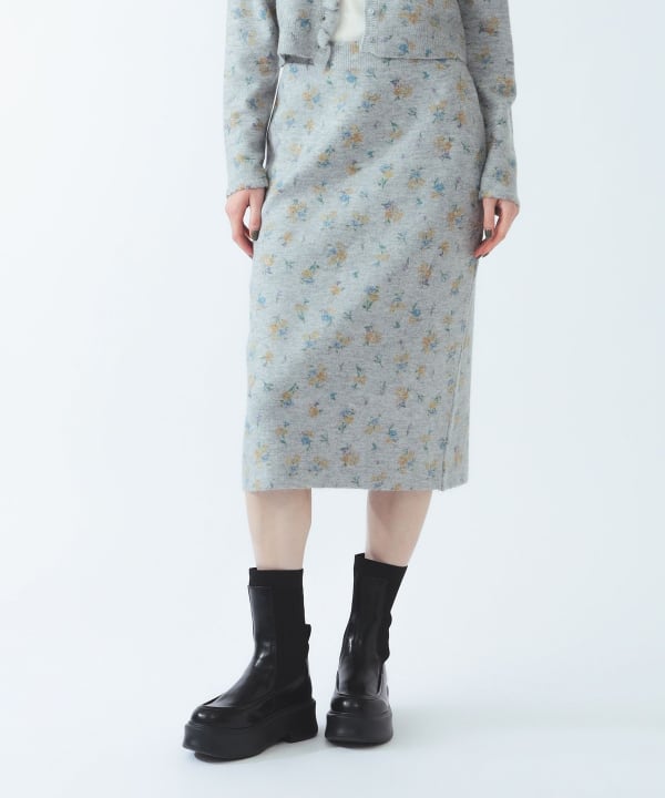 フラワー プリント ニット スカート Model：H174.5 B78 W57 H87　Size：ONE SIZE