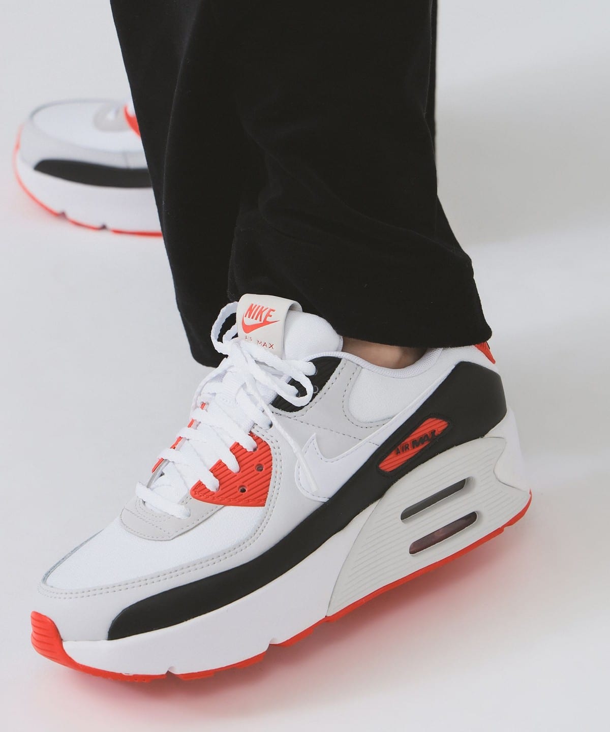 NIKE ナイキ / エア マックス 90 LV8 シューズ WOMEN WHT/BLK/RED 25 NIKE ナイキ / エア マックス 90 LV8 シューズ WOMEN WHT/BLK/RED 25