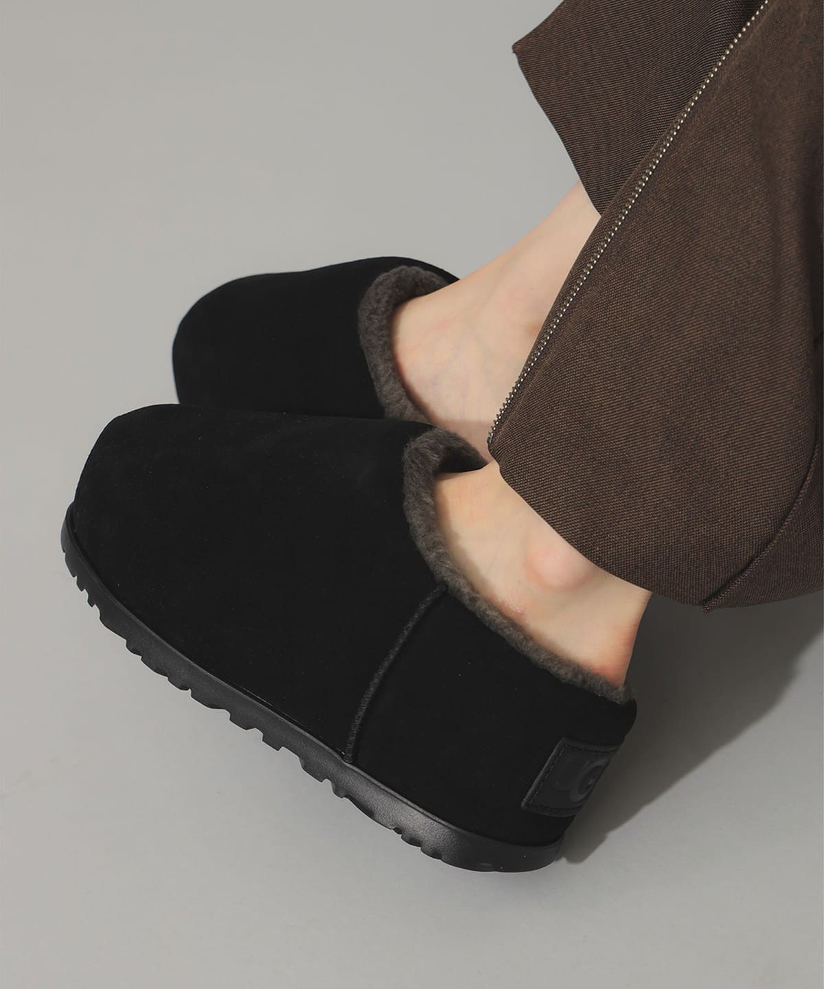 UGG PUMPED SLIDE 24cm（Ugg pumped slide бежевий — ціна 3800
