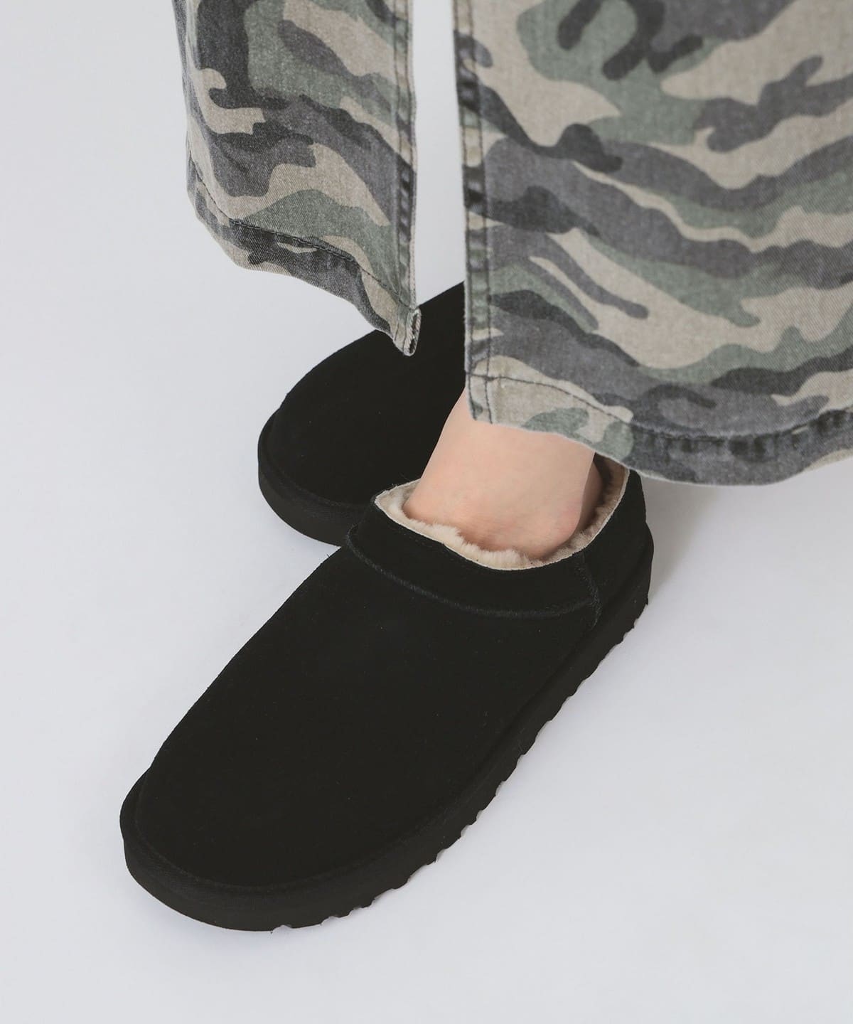 Ray BEAMS (Ray BEAMS) [WEB Limited] UGG(R) / Classic Micro (Shoes