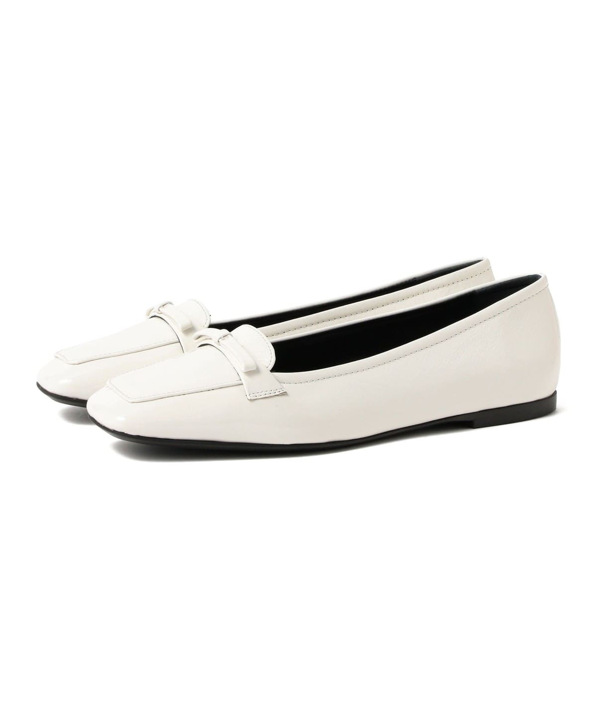 フラットシューズ