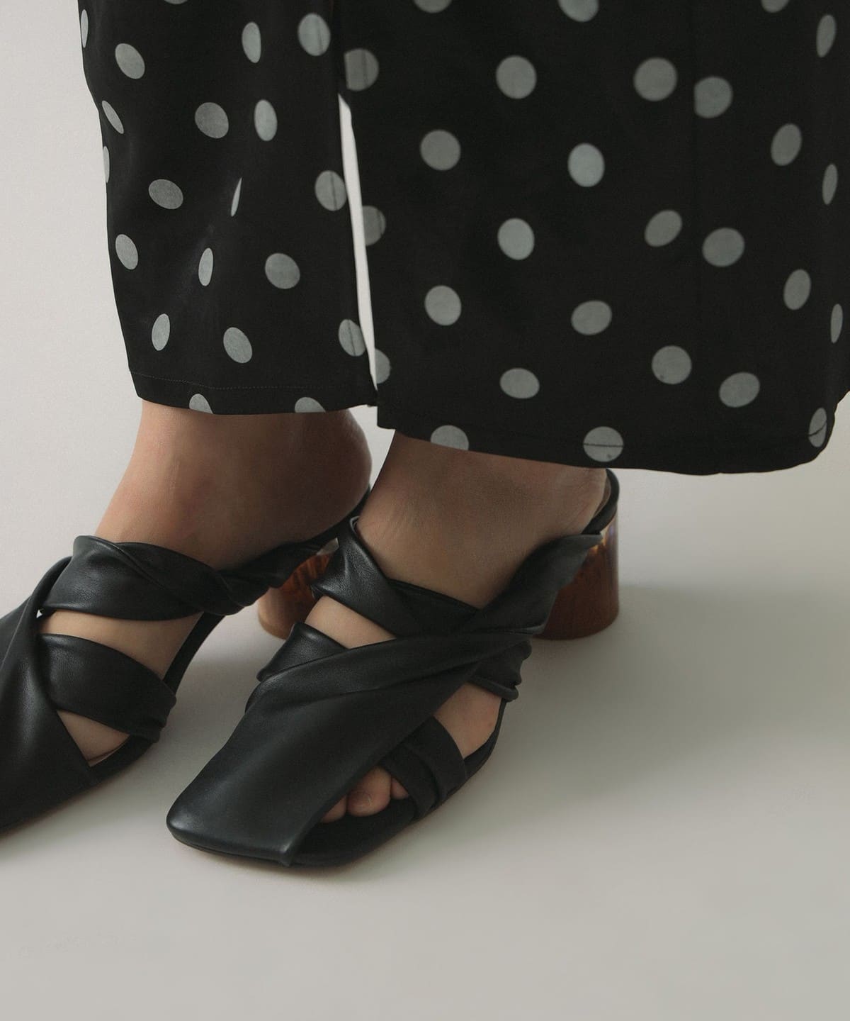Ray BEAMS（レイ ビームス）ALM. / MARIA LEATHER MULES（シューズ