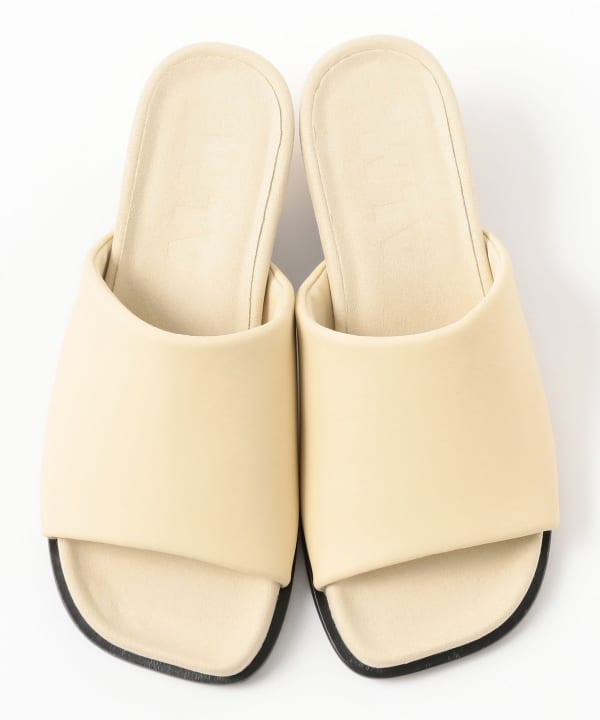 ALM. / RABBIT PUFFY SANDALS