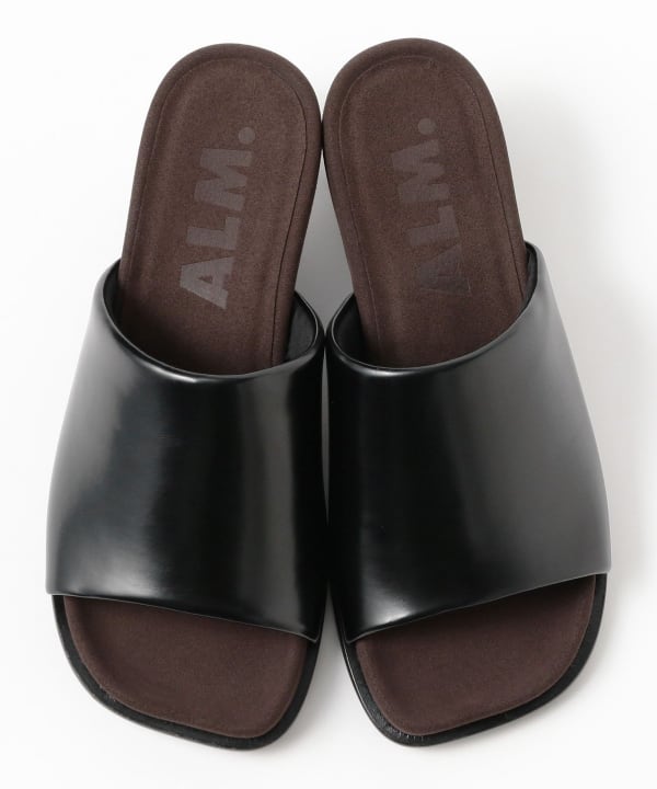 ALM. / RABBIT PUFFY SANDALS