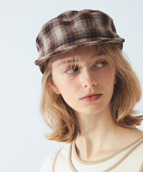 Star embroidered check cap