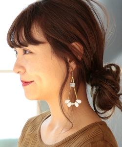 David Aubrey / ホワイト ストーン ピアス