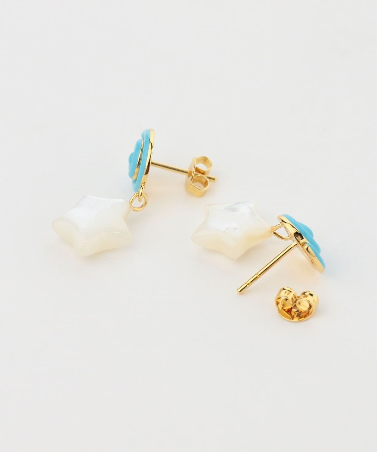 Ray BEAMS（レイ ビームス）NOTTE / SWIRLY STAR GLOW EARRINGS