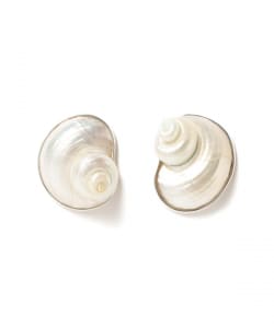 Le Chic Radical / Seashell Studs ピアス