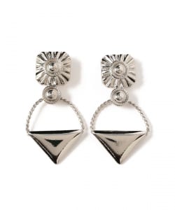 TOGA TOO / TRIANGLE PIERCED EARRINGS