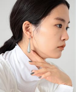 Ray BEAMS / 女裝 水滴狀 金屬 針式耳環