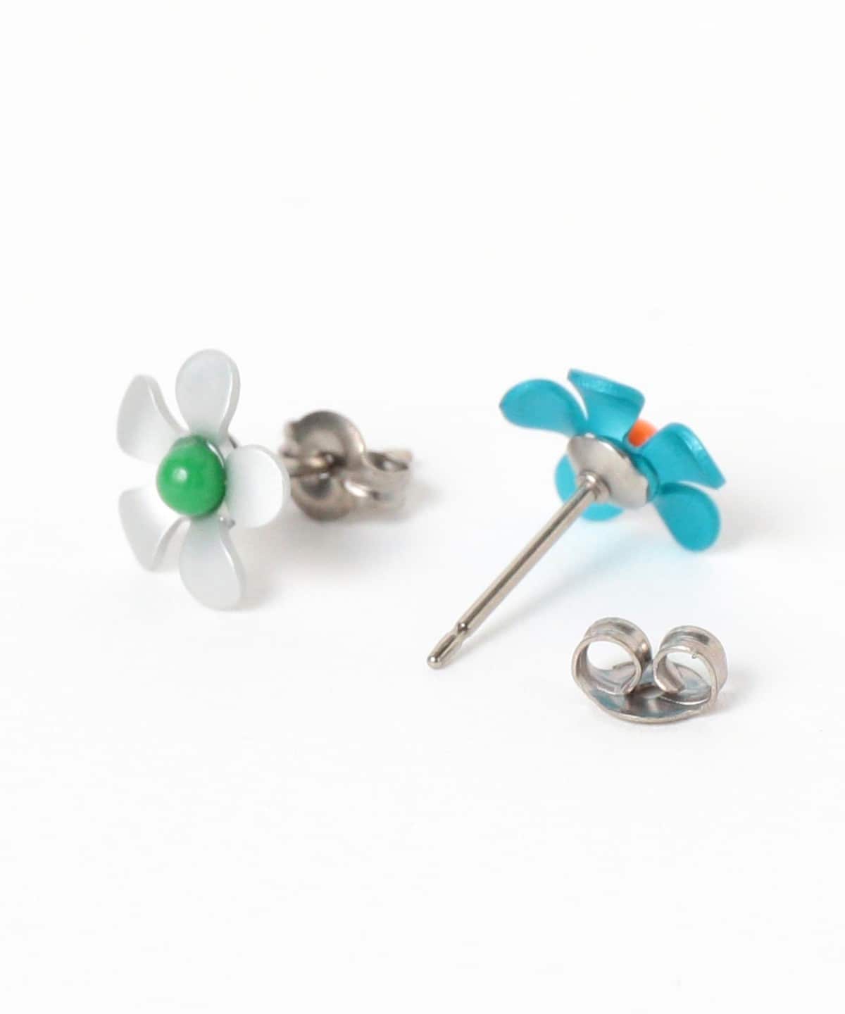 Ray BEAMS（レイ ビームス）プチ フラワーピアス（アクセサリー