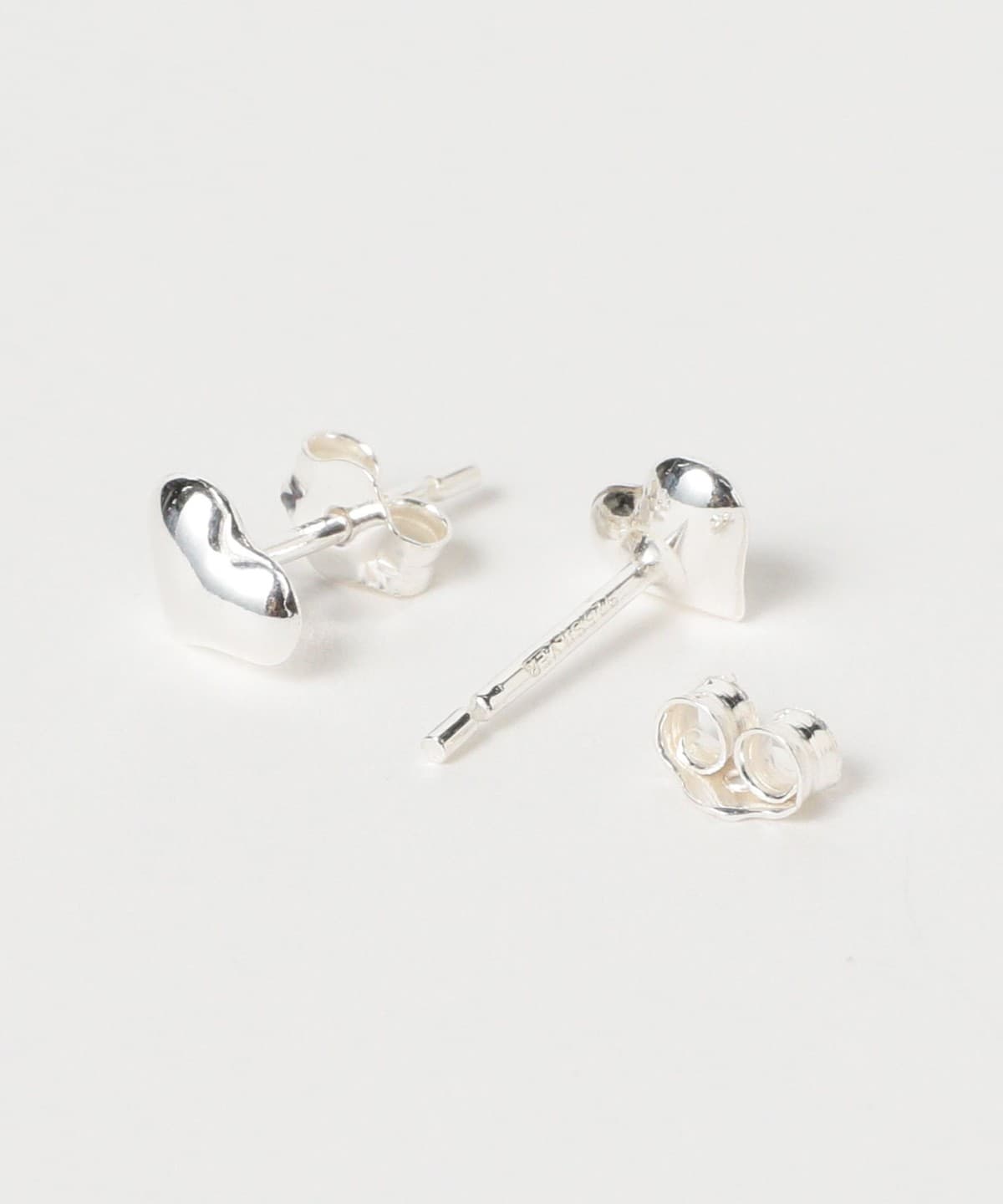 Ray BEAMS（レイ ビームス）シルバー パフ ハート プチ ピアス