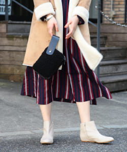 YAHKI / ファー ワンハンドル クラッチバッグ