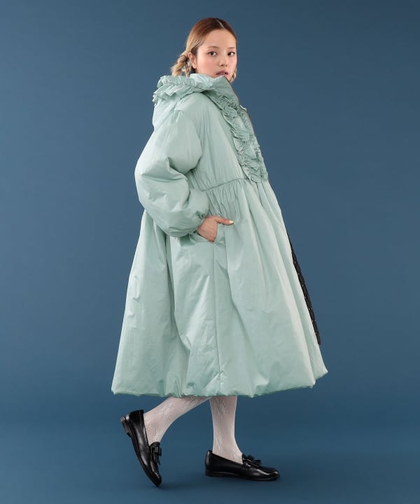 【+10%ポイントUP】フリル 中綿 フード コート Model : H163 B77 W60 H83　Size : ONE SIZE
