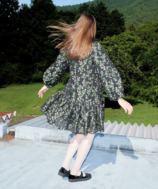 最終値下げ　CAROLINA GLASER / フラワージャカードワンピース CAROLINA GLASER（カロリナ グレイサー）の「フラワージャカード