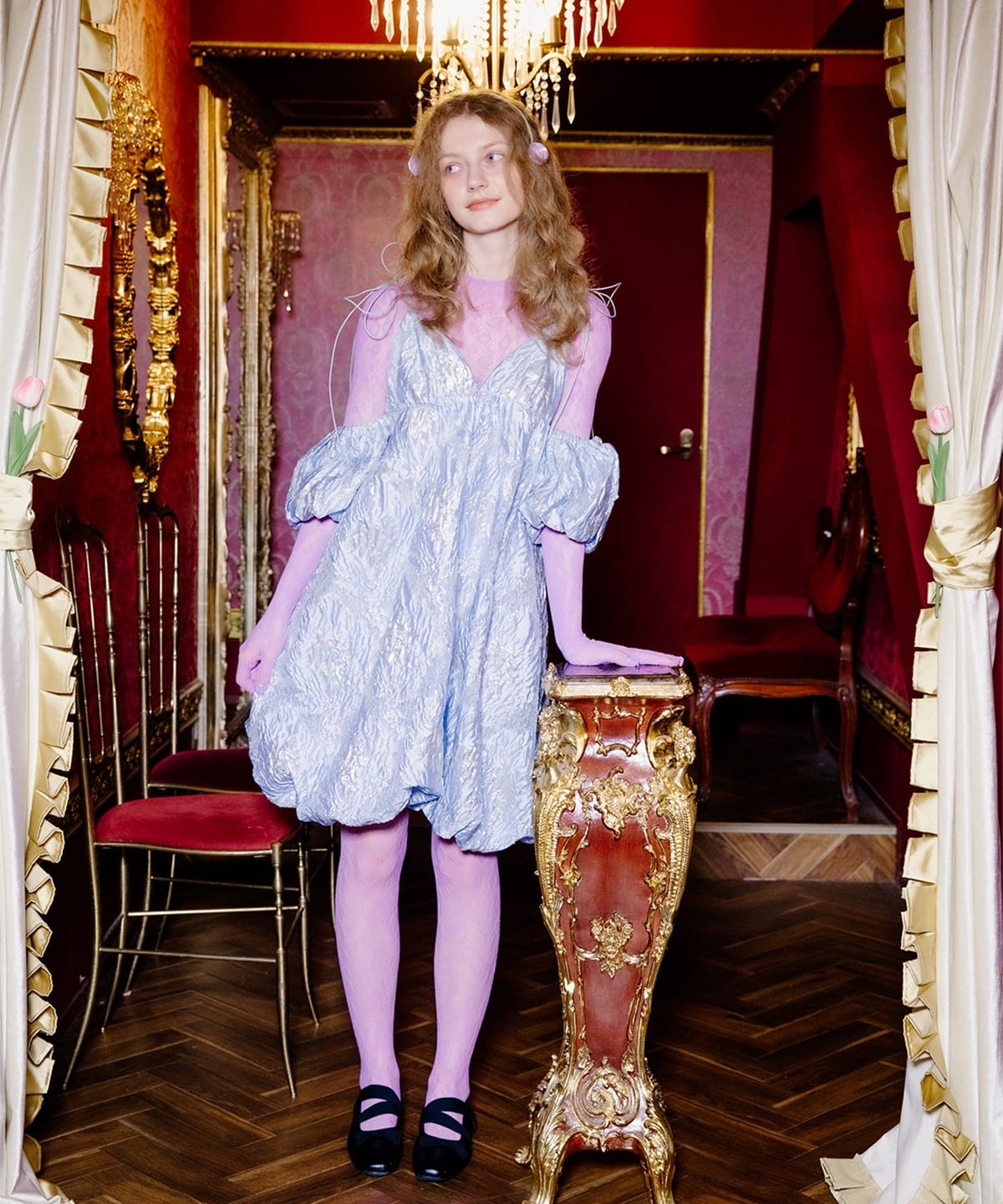 【蜜】CAROLINA GLASER フリル 中綿 ブルゾン CAROLINA GLASER（カロリナ グレイサー）の「フリルブルゾン（ブルゾン